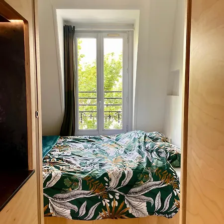 Bois, Lumiere Et Verdure A
